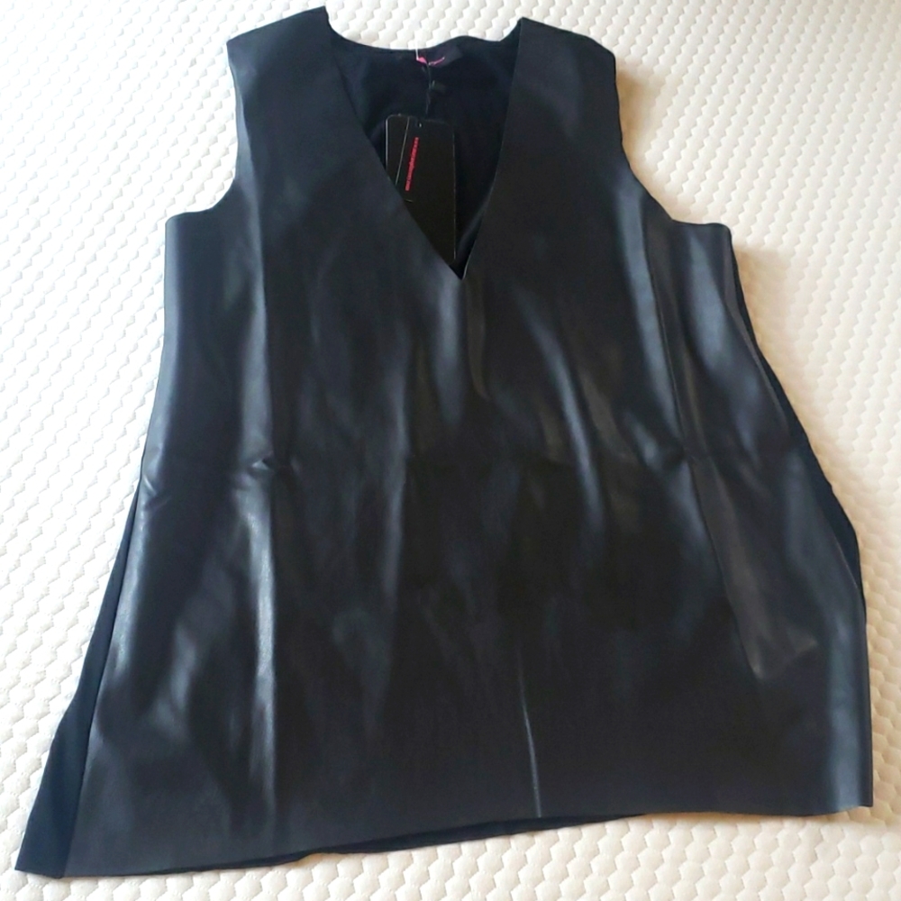 Black leather Top